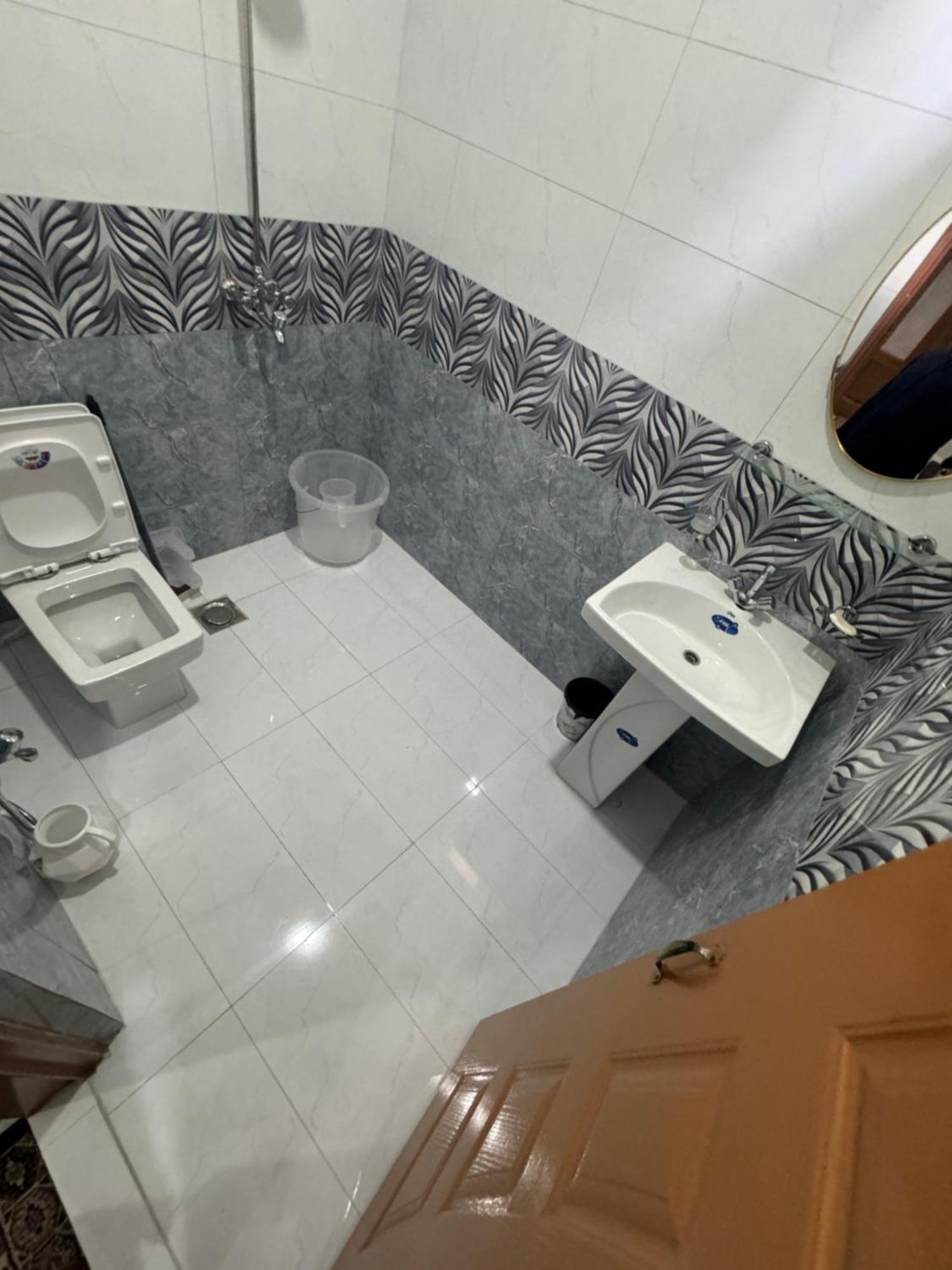 Royal Executive Inn Guest House İslamabad Dış mekan fotoğraf