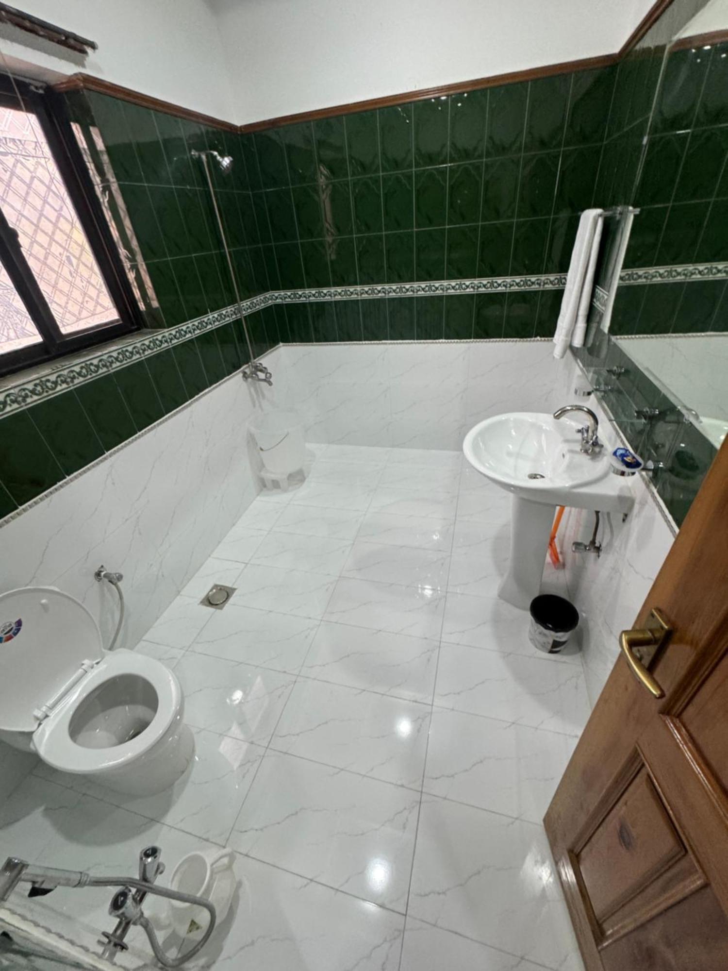 Royal Executive Inn Guest House İslamabad Dış mekan fotoğraf