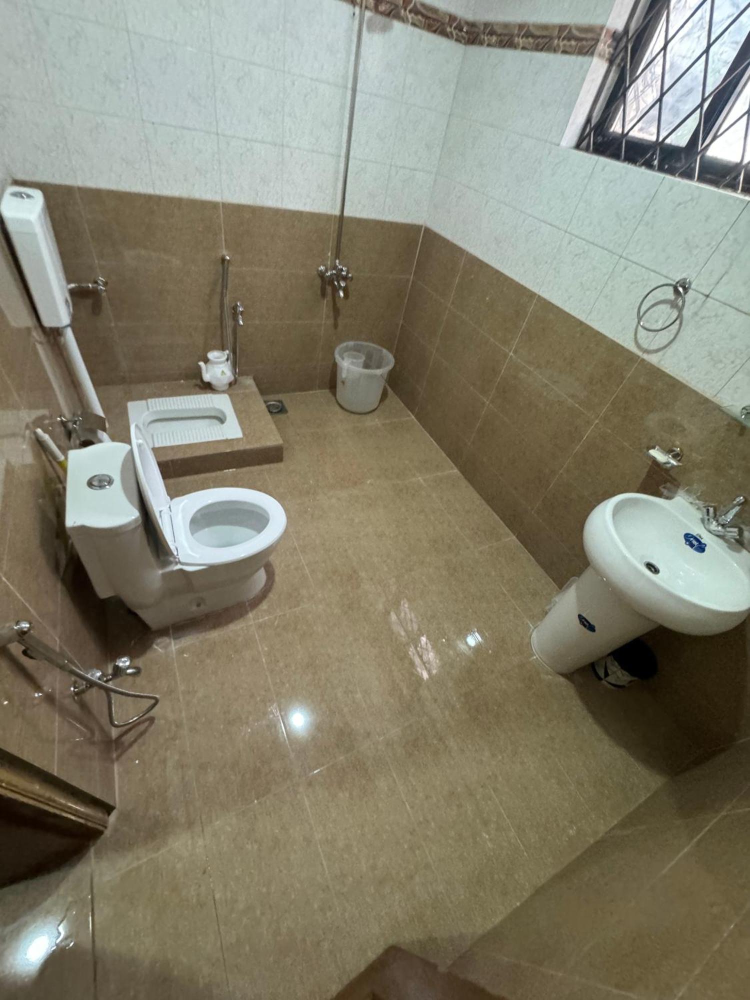 Royal Executive Inn Guest House İslamabad Dış mekan fotoğraf
