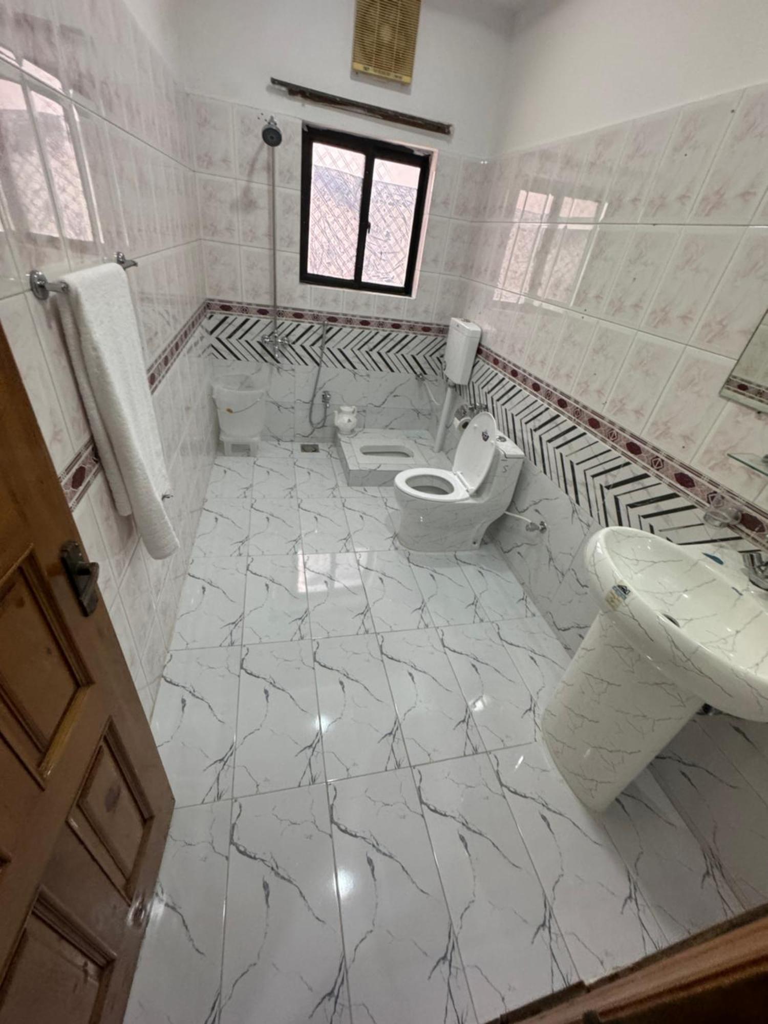 Royal Executive Inn Guest House İslamabad Dış mekan fotoğraf